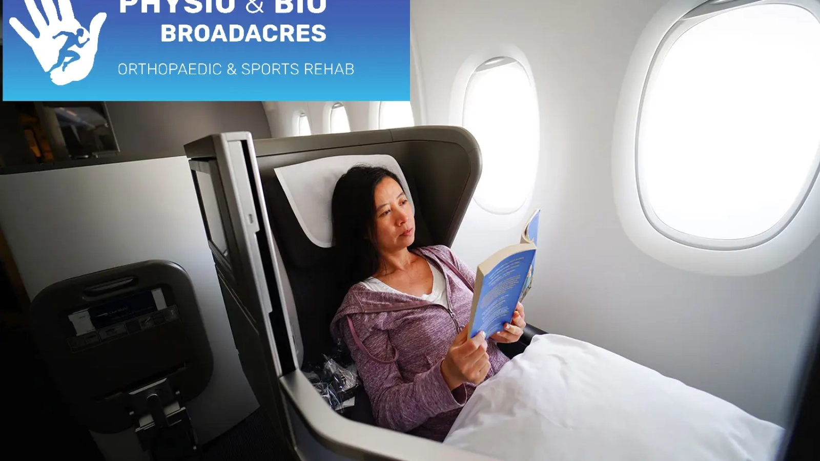 reading-in-economy-COMFYFIGHT0821-5eb51edb07684f92b8383ed3de9c2cb8