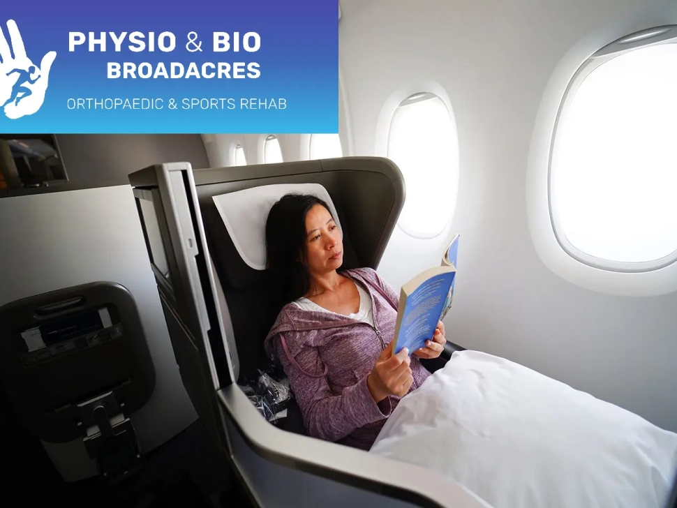 reading-in-economy-COMFYFIGHT0821-5eb51edb07684f92b8383ed3de9c2cb8